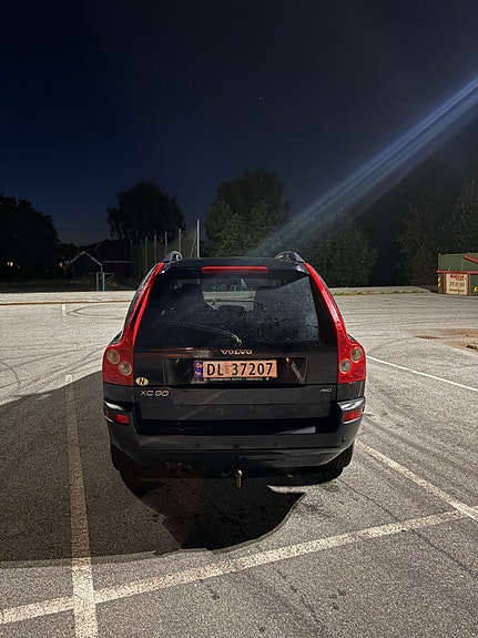 Volvo XC90 4 of 15