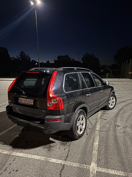 Volvo XC90 5 of 15