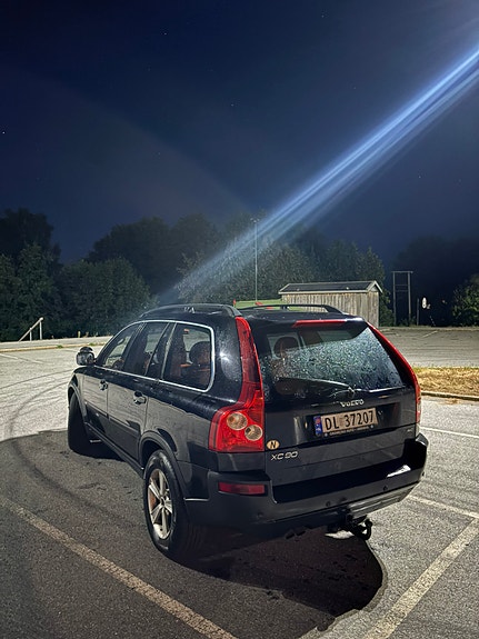 Volvo XC90 3 of 15
