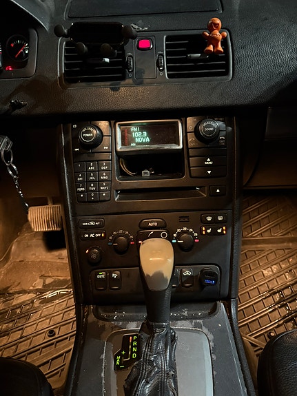 Volvo XC90 9 of 15