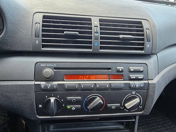 BMW 316i 17 of 28