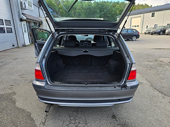 BMW 316i 14 of 28