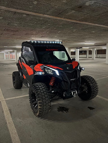 Can-Am Maverick Sport 1000R T 2 of 9