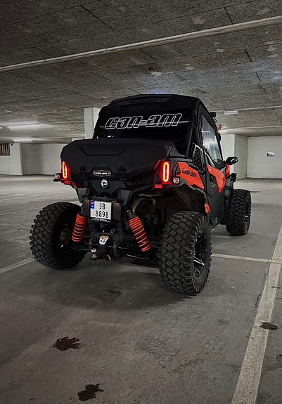 Can-Am Maverick Sport 1000R T 3 of 9