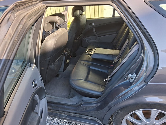 Saab 9-5 4 of 8