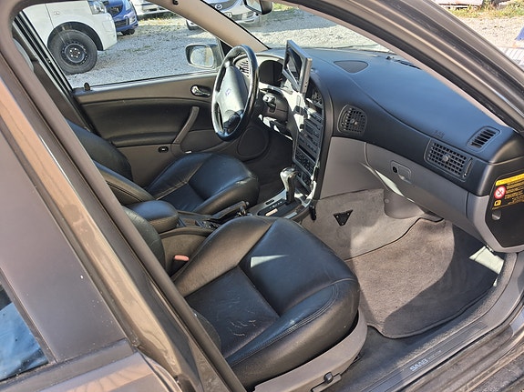 Saab 9-5 6 of 8
