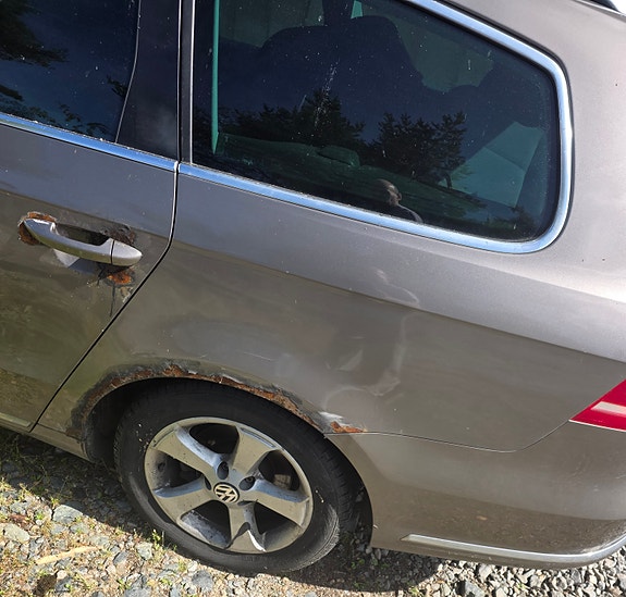 Volkswagen Passat 4 of 11