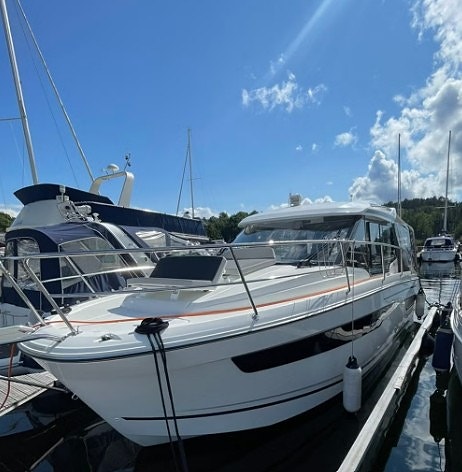 Jeanneau Merry Fisher 895 - 2XYamaha F150,  Kalesje, utestyring, autopilot ++ 2 of 29