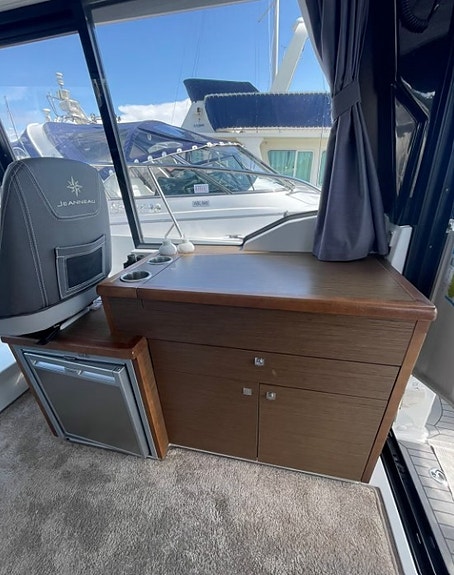 Jeanneau Merry Fisher 895 - 2XYamaha F150,  Kalesje, utestyring, autopilot ++ 11 of 29