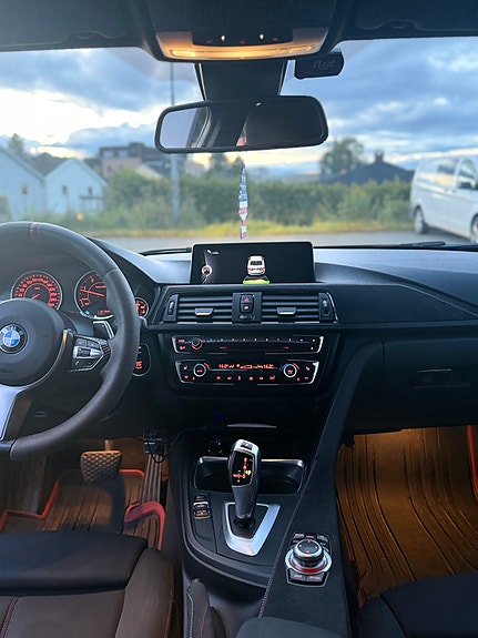 BMW 320d 12 of 14