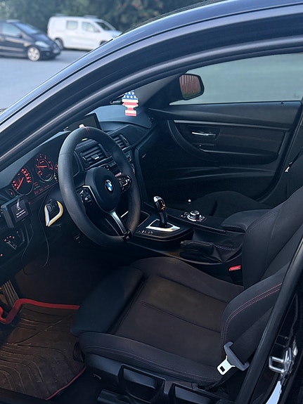 BMW 320d 11 of 14