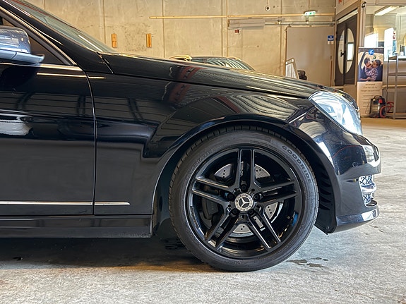 Mercedes-Benz C250 d 4 of 29