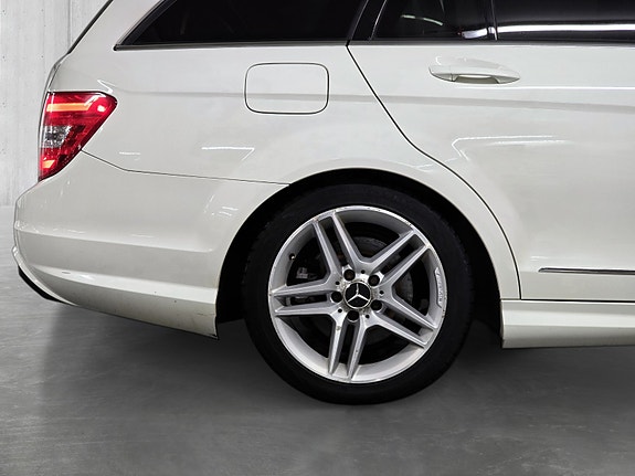 Mercedes-Benz C250 27 of 30
