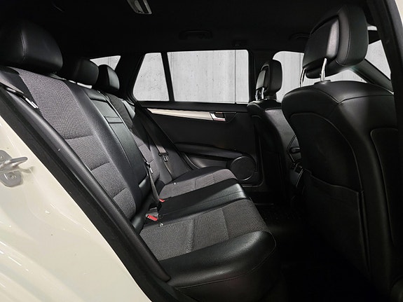 Mercedes-Benz C250 22 of 30