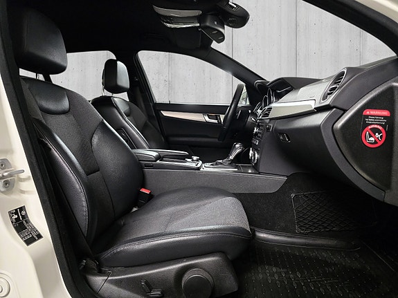 Mercedes-Benz C250 10 of 30