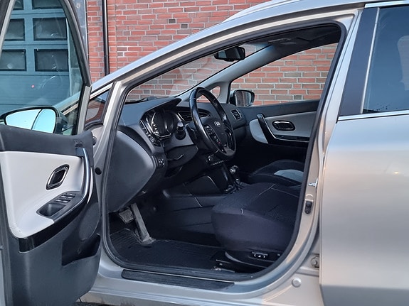 Kia Ceed 14 of 30
