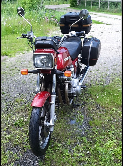 Suzuki GSX750 4 of 18