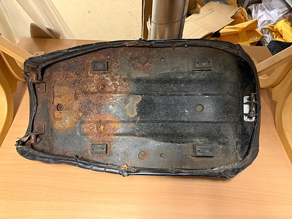 Suzuki GSX750 17 of 18