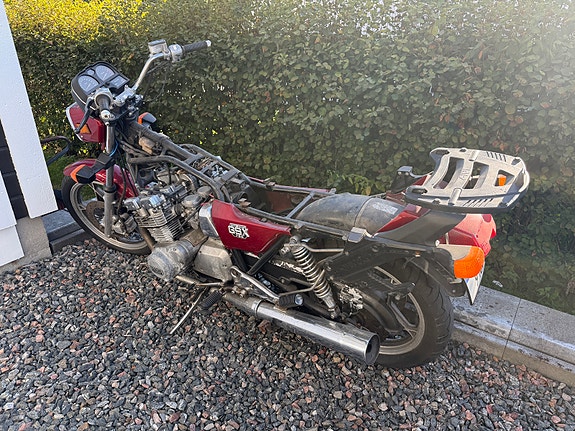 Suzuki GSX750 9 of 18