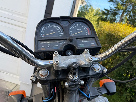 Suzuki GSX750 10 of 18