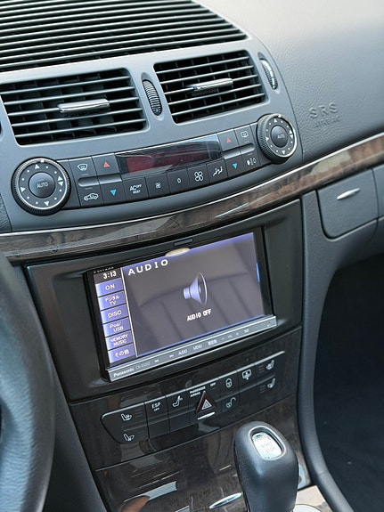 Mercedes-Benz E55 25 of 30