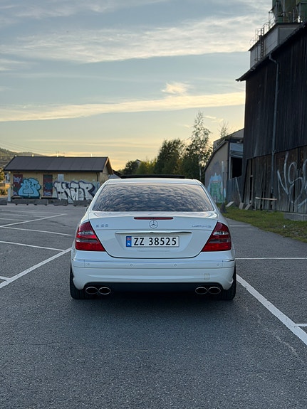 Mercedes-Benz E55 15 of 30