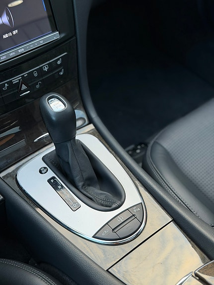 Mercedes-Benz E55 23 of 30