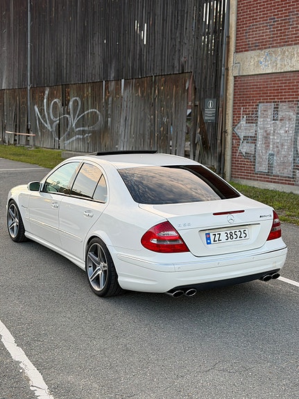 Mercedes-Benz E55 5 of 30