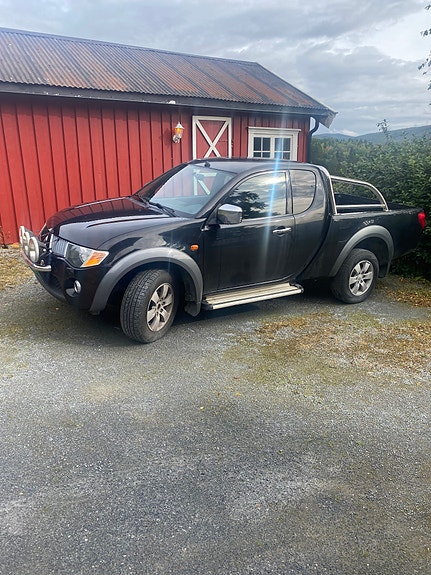 Mitsubishi L200 Club Cab 4 of 4