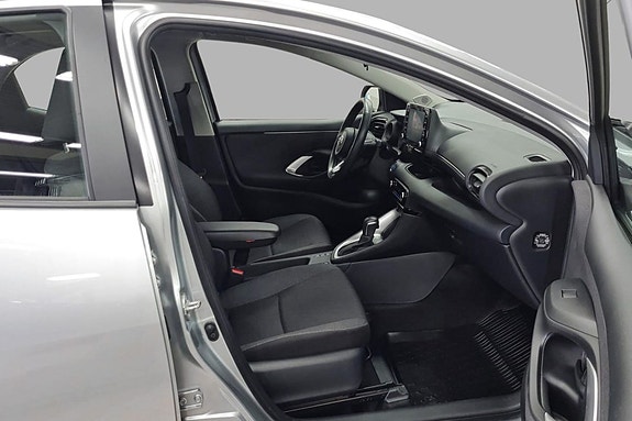 Toyota Yaris 15 of 19