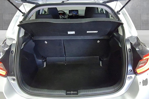 Toyota Yaris 18 of 19