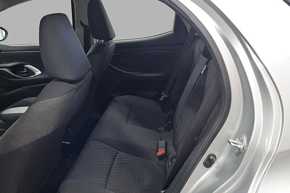 Toyota Yaris 16 of 19