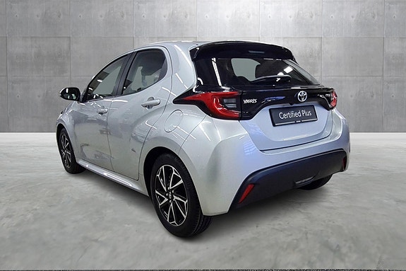 Toyota Yaris 3 of 19