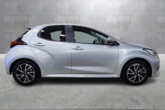 Toyota Yaris 6 of 19