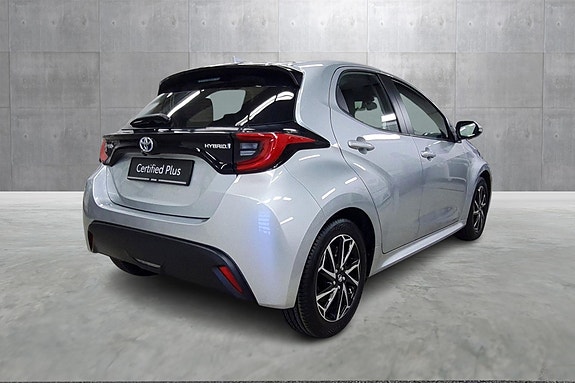 Toyota Yaris 5 of 19