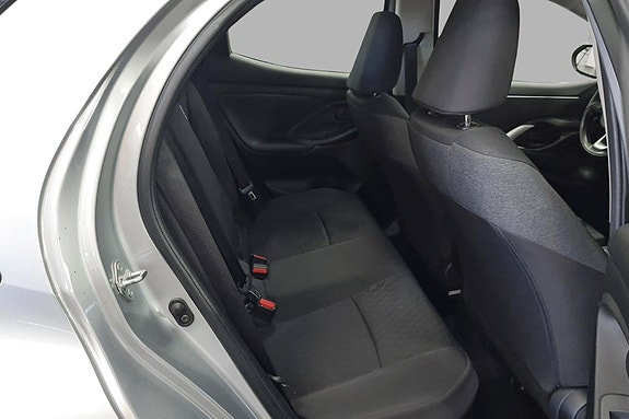 Toyota Yaris 17 of 19