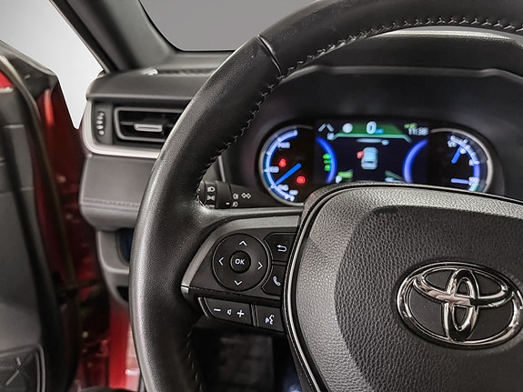 Toyota RAV4 Plug-in Hybrid 14 of 29