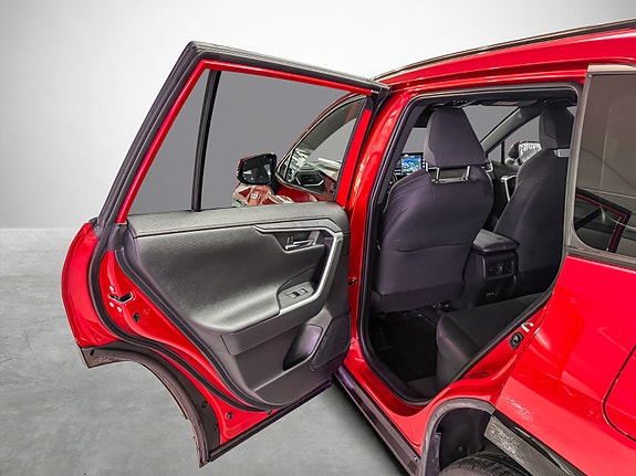 Toyota RAV4 Plug-in Hybrid 21 of 29