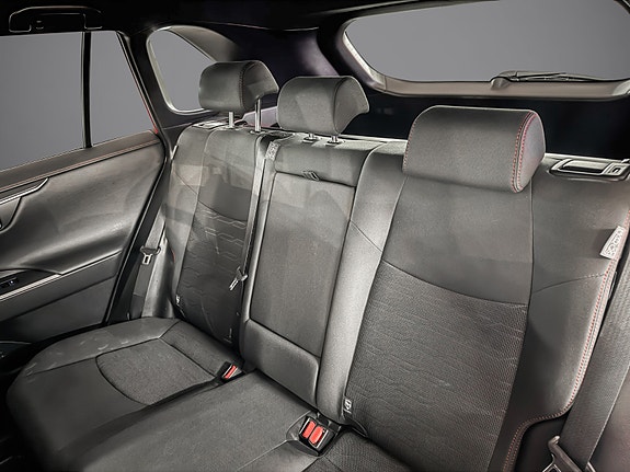 Toyota RAV4 Plug-in Hybrid 22 of 29