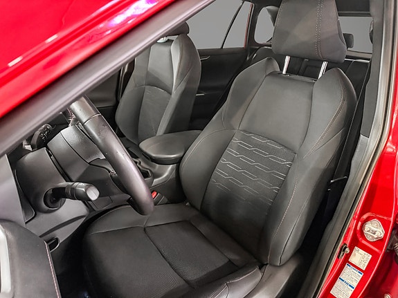 Toyota RAV4 Plug-in Hybrid 10 of 29