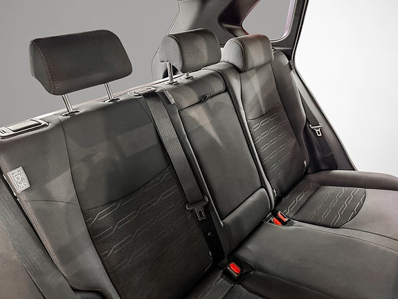 Toyota RAV4 Plug-in Hybrid 25 of 29