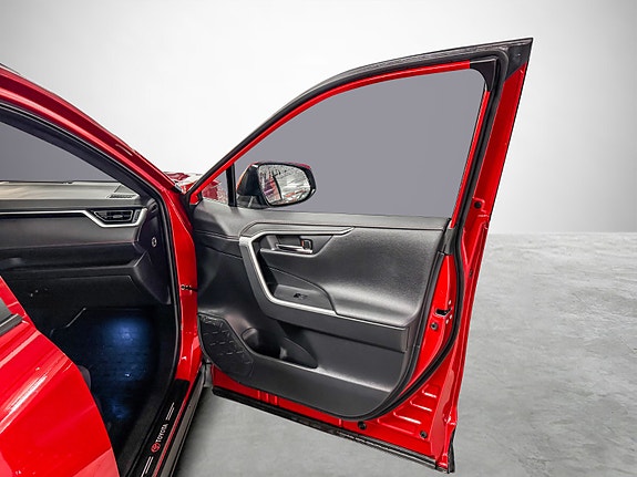 Toyota RAV4 Plug-in Hybrid 18 of 29