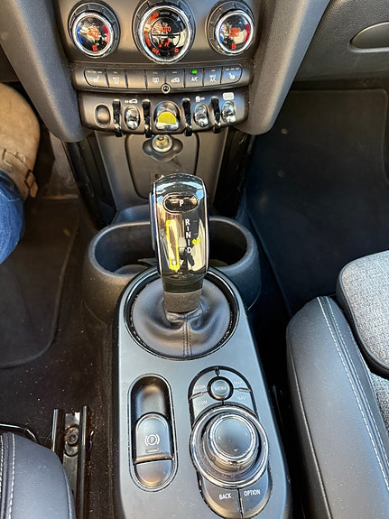 MINI Cooper SE 15 of 22