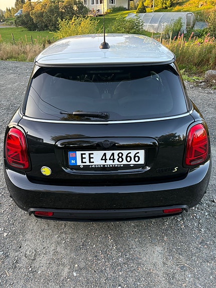 MINI Cooper SE 6 of 22