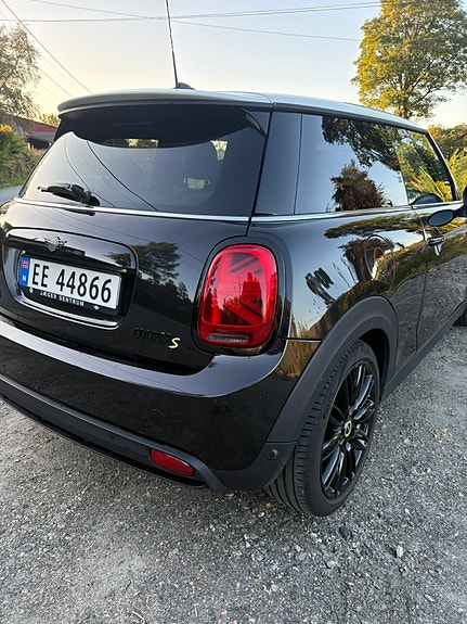 MINI Cooper SE 9 of 22