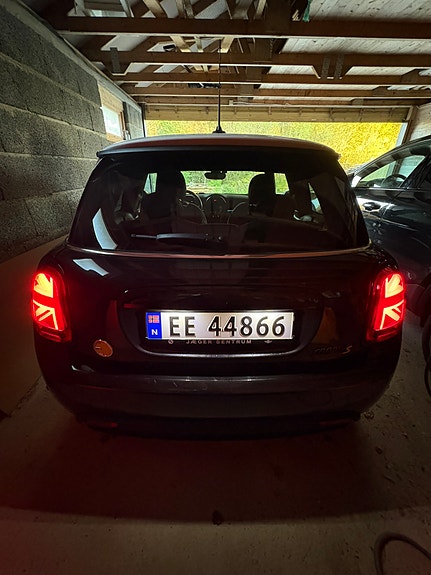 MINI Cooper SE 21 of 22