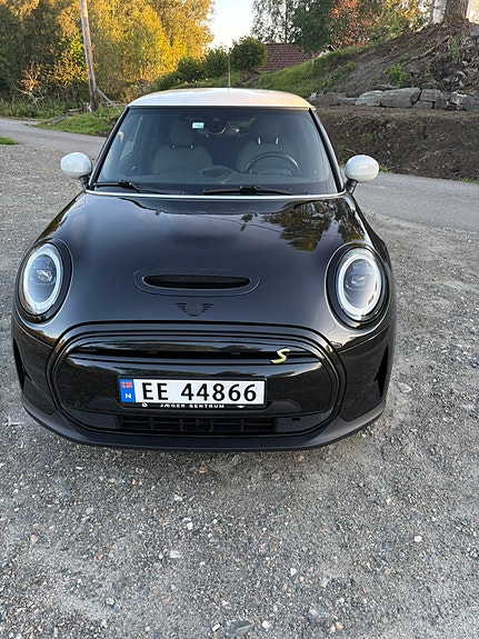 MINI Cooper SE 8 of 22