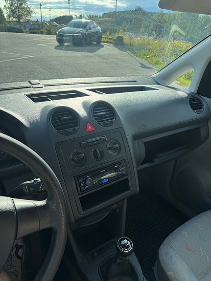 Volkswagen Caddy 8 of 11