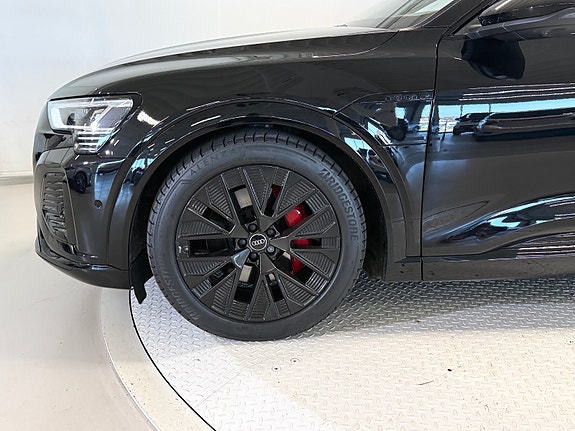 Audi Q8 e-tron 8 of 30