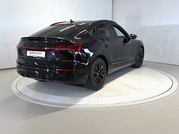 Audi Q8 e-tron 3 of 30